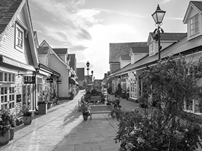 Cab to Bicester Village Shopping Outlet Tour from Central London